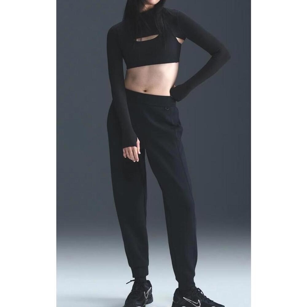 Nike 24.7 Impossibly Soft Women's Dri-Fit Mid-Rise Joggers=Small